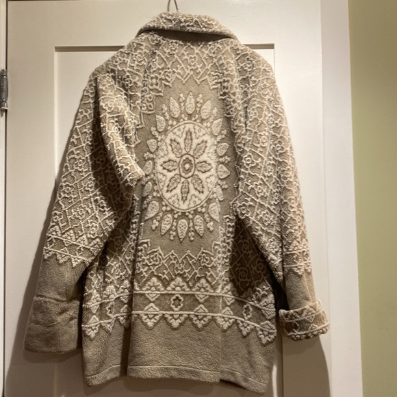 Duffel fleece jacket. Ladies size medium (oversized coat) - Picture 8 of 10